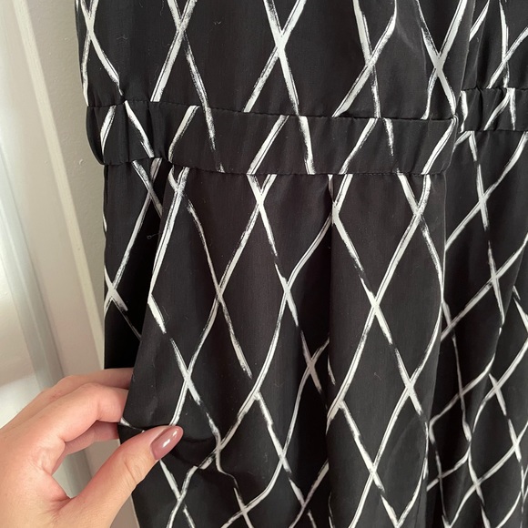 Black and White Lightweight Jumpsuit - Picture 5 of 6